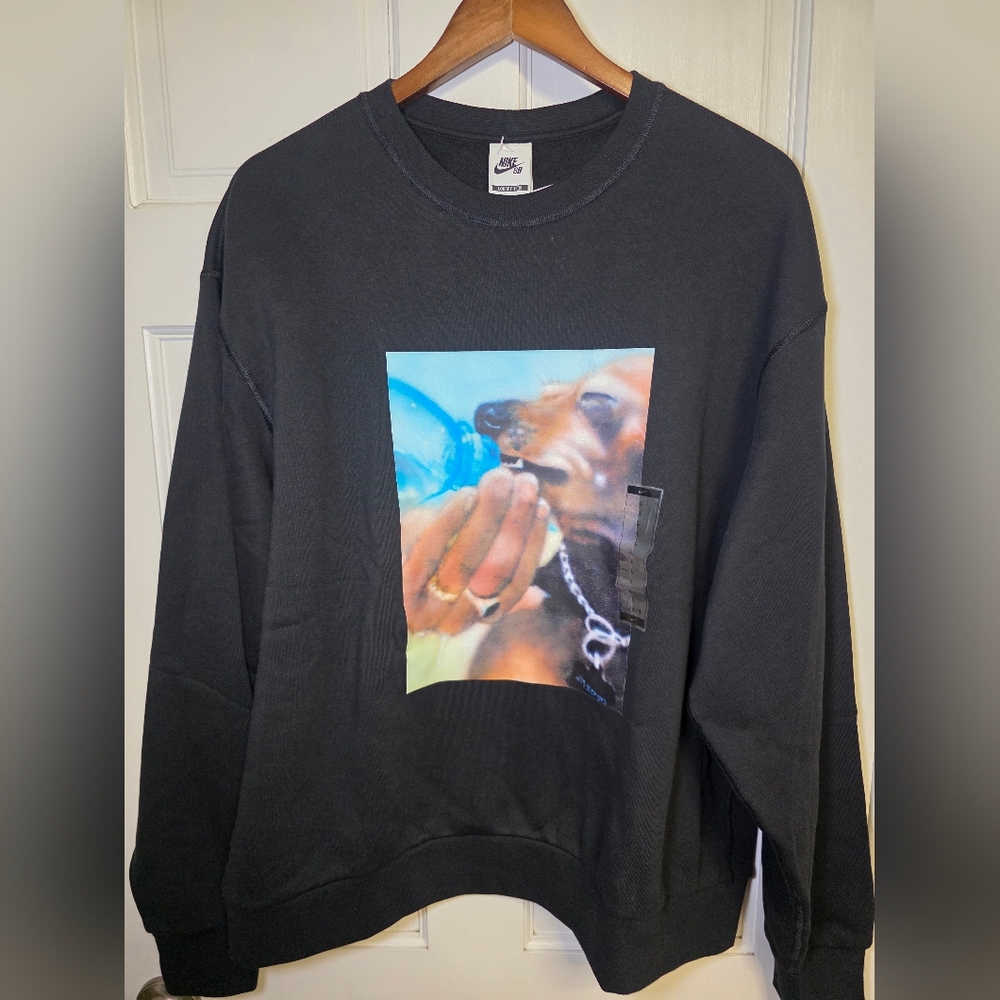 Nike SB Skate Fleece Crew Neck Loose Fit Graphic Print Dog Size Large $85 NWT - Picture 2 of 7
